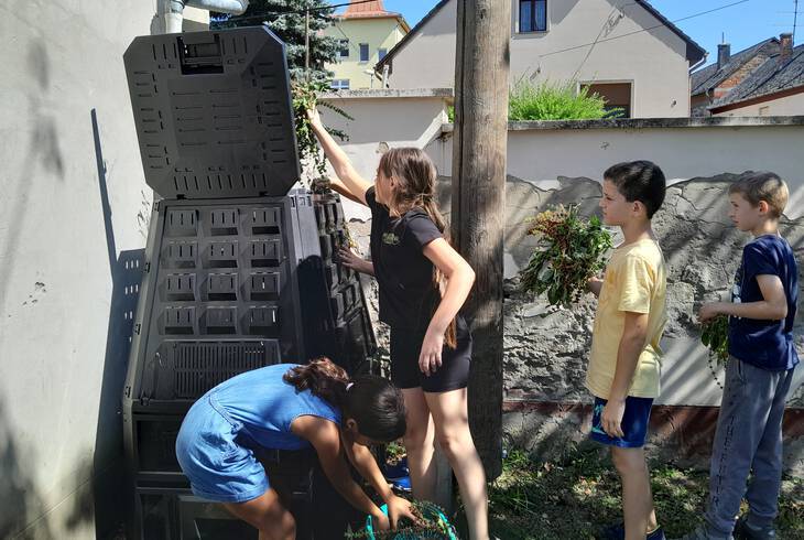 Komposztl kihelyezse
