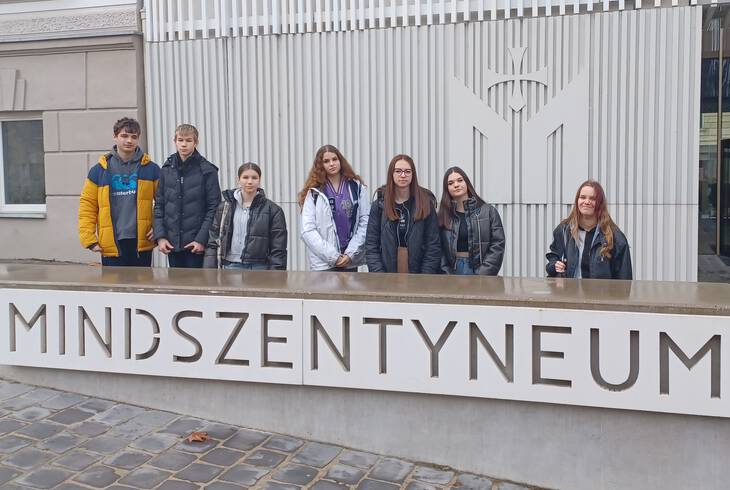 Nemzeti Eml�kezetpedag�giai Program