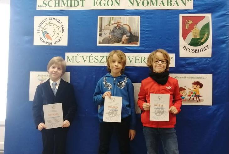 Schmidt Egon nyom�ban m�v�szeti verseny