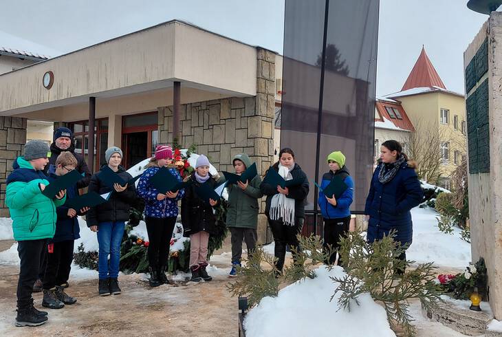 Megeml�kez�s a II. vil�gh�bor� h�si halottair�l