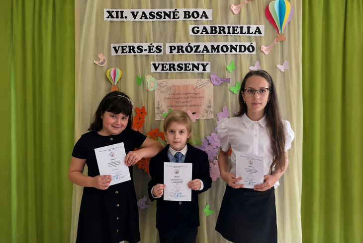 Murakereszt�ri vers-�s pr�zamond� verseny
